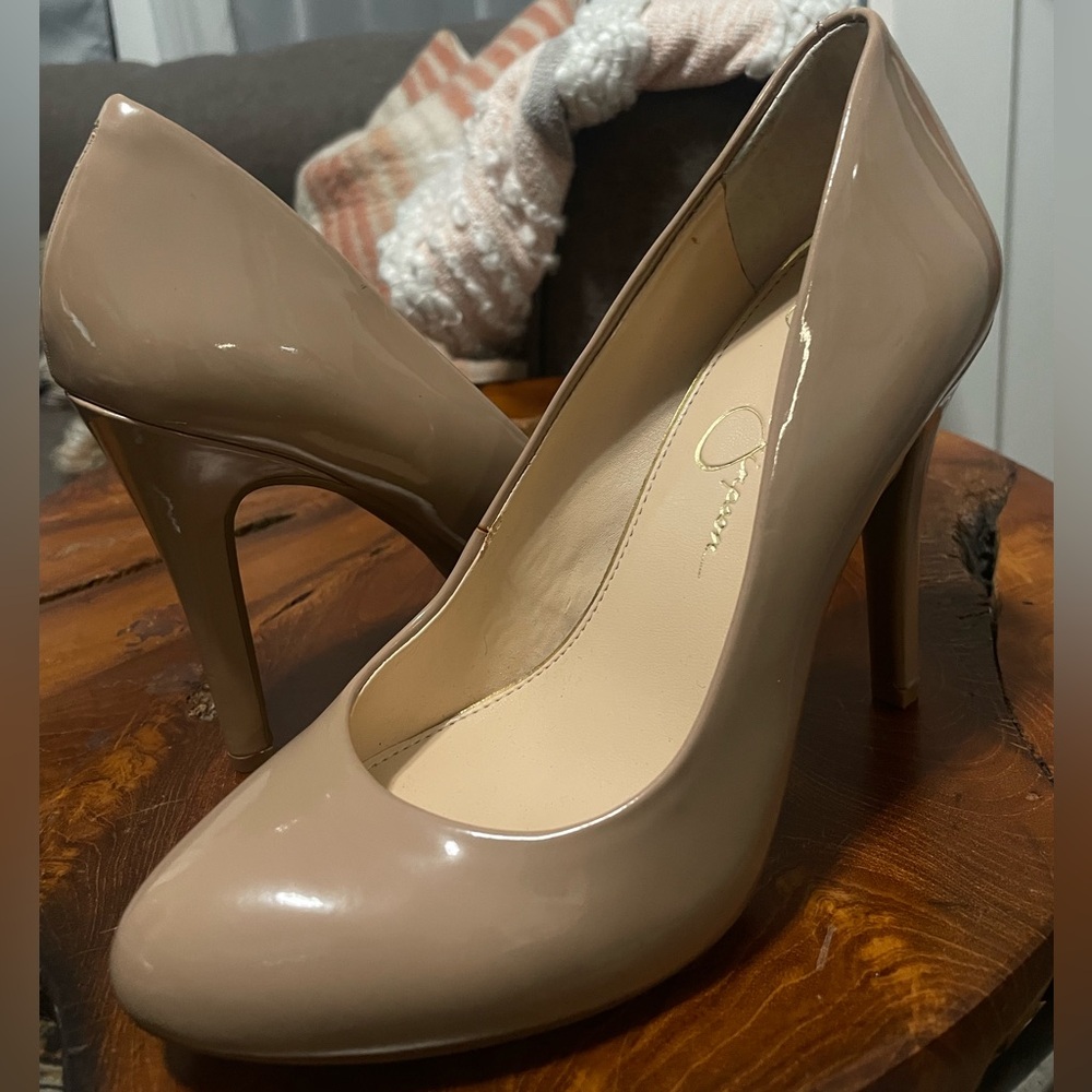 Size 6 Nude Jessica Simpson 4” Pumps - never worn